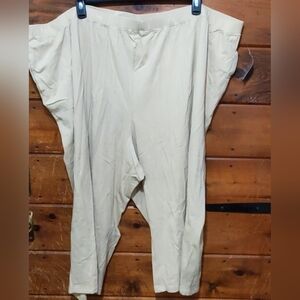 Stylish Cream Women's Capris